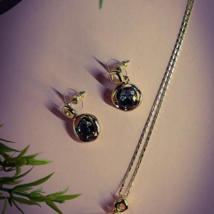 Ocean Frost Set (Blue–White Cluster Design)