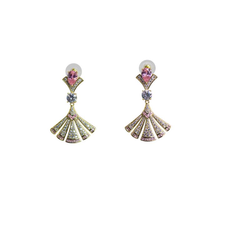 Elegant Fan-Inspired Diamond Earrings